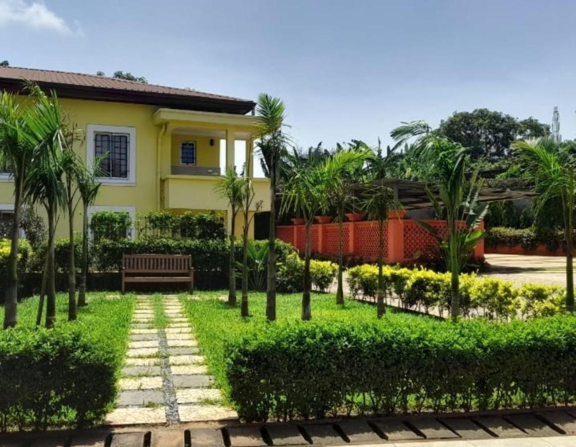 Riad Prince Louis Yaounde Bagian luar foto
