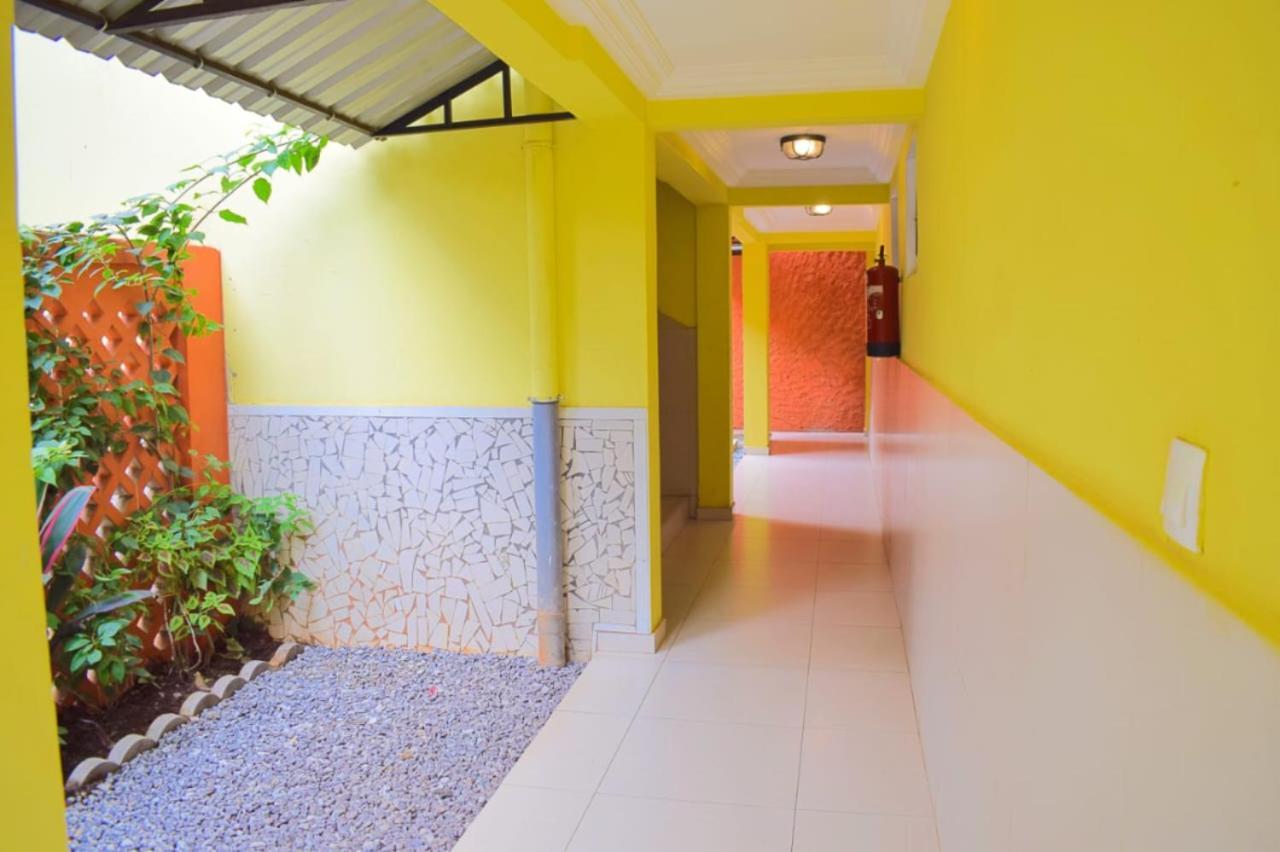 Riad Prince Louis Yaounde Bagian luar foto