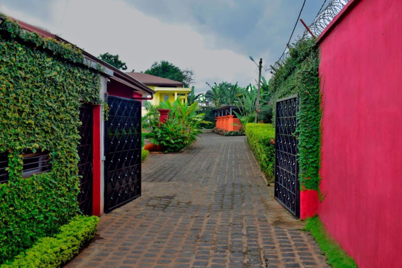 Riad Prince Louis Yaounde Bagian luar foto