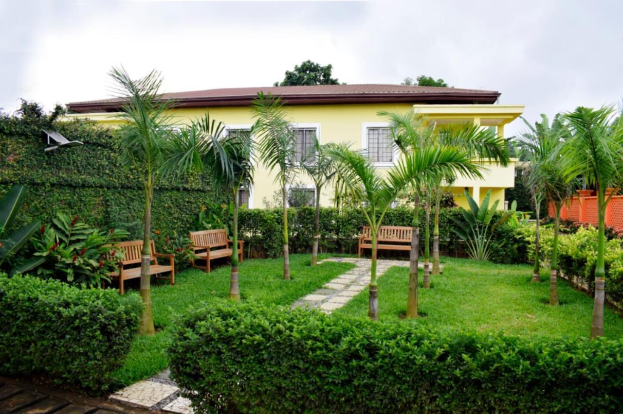 Riad Prince Louis Yaounde Bagian luar foto